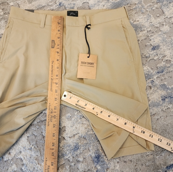 NWT J. Crew 9" Tech Shorts. Khaki. Men's size 29. - Picture 9 of 16